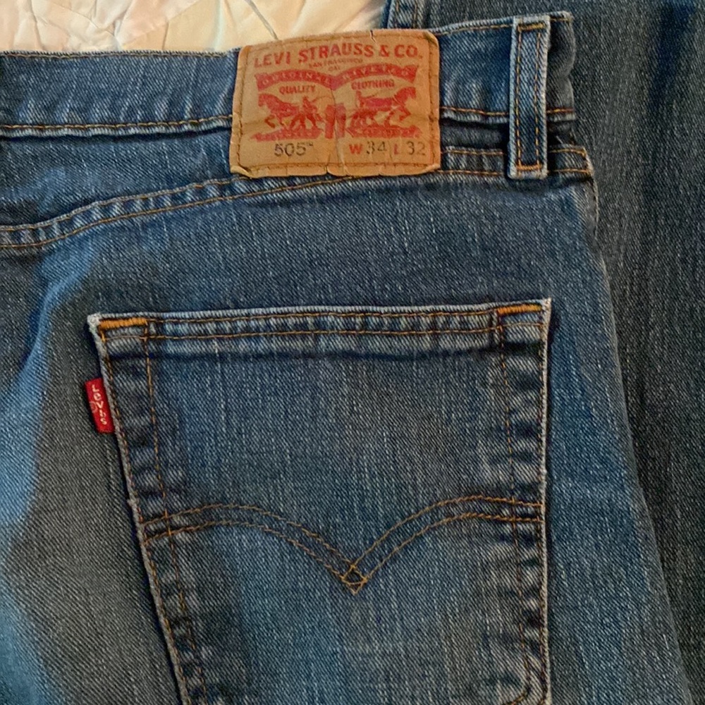 Levi’s distressed 505’s - Picture 2 of 4